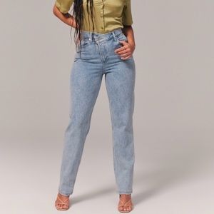 Curve Love Ultra High Rise 90s Straight Jean Criss Cross Waist